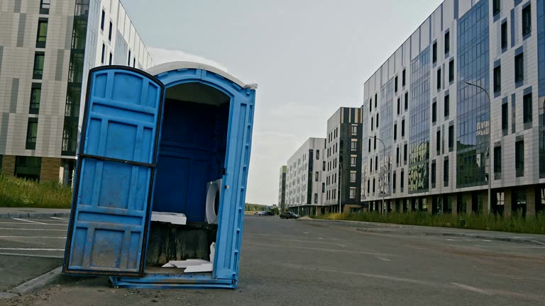 Best VIP or Luxury Restroom Trailers  in Madera Acres, CA